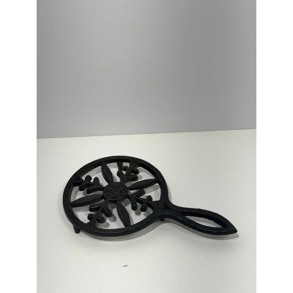 Fern Steller Vintage Cast Iron Snowflake Trivet Black Footed Handle 4-6 USA